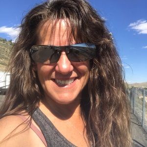 Meet your Posher, Dee